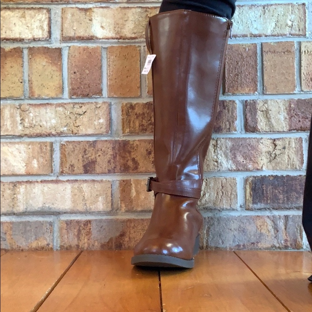 American Eagle Boots - Picture 2 of 3